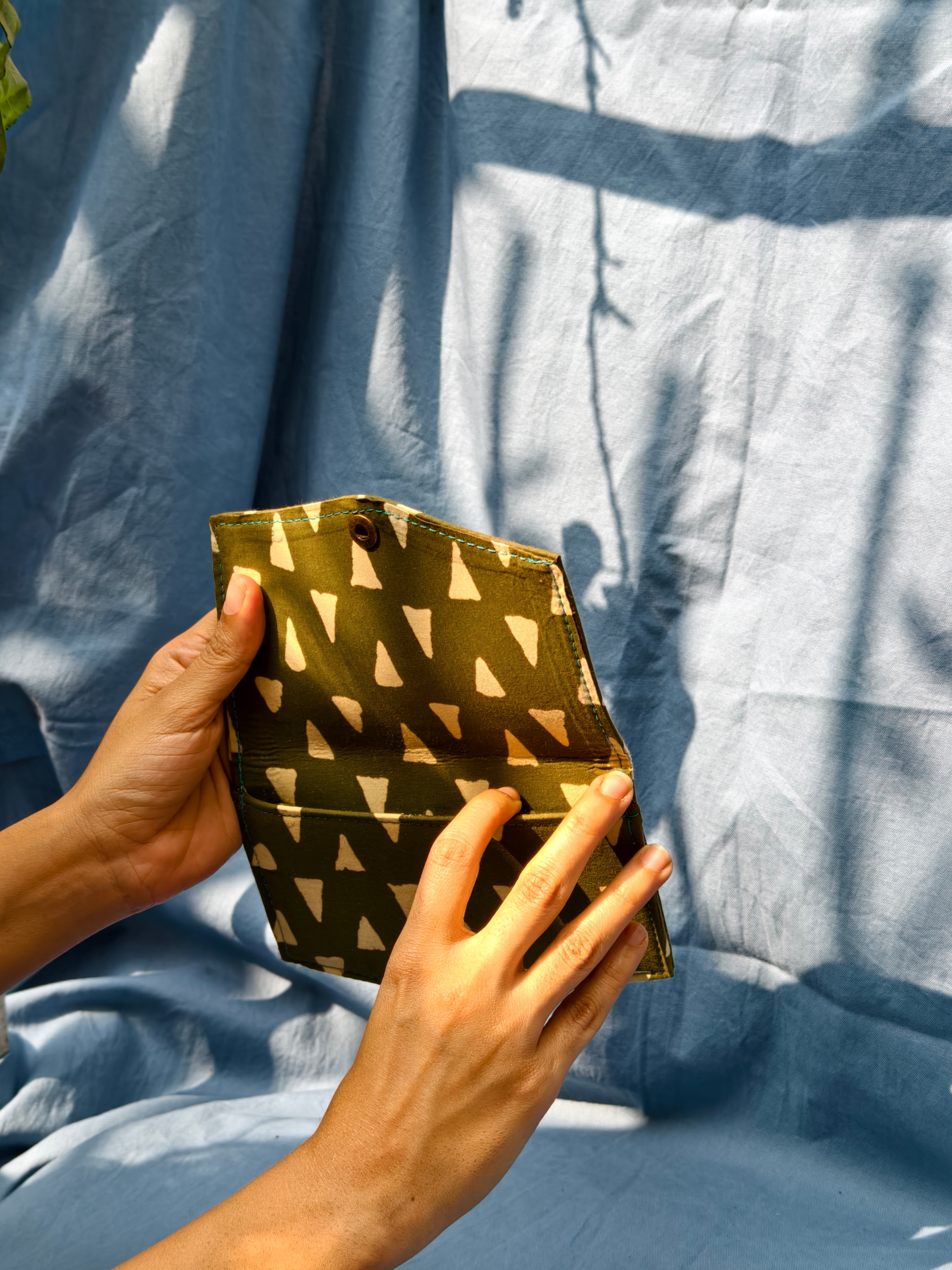 Green triangle battua